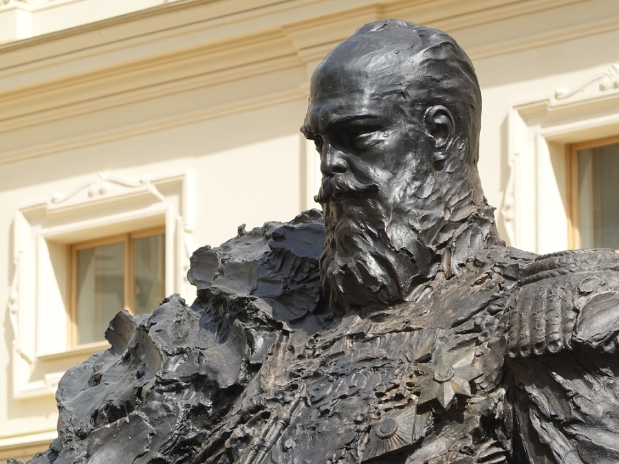 Памятник Александру III в Гатчине - лауреат Международного конкурса 