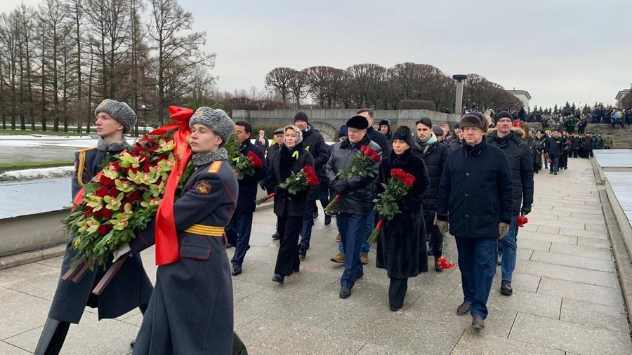 В День полного снятия блокады ленинградцы чтят память погибших героев