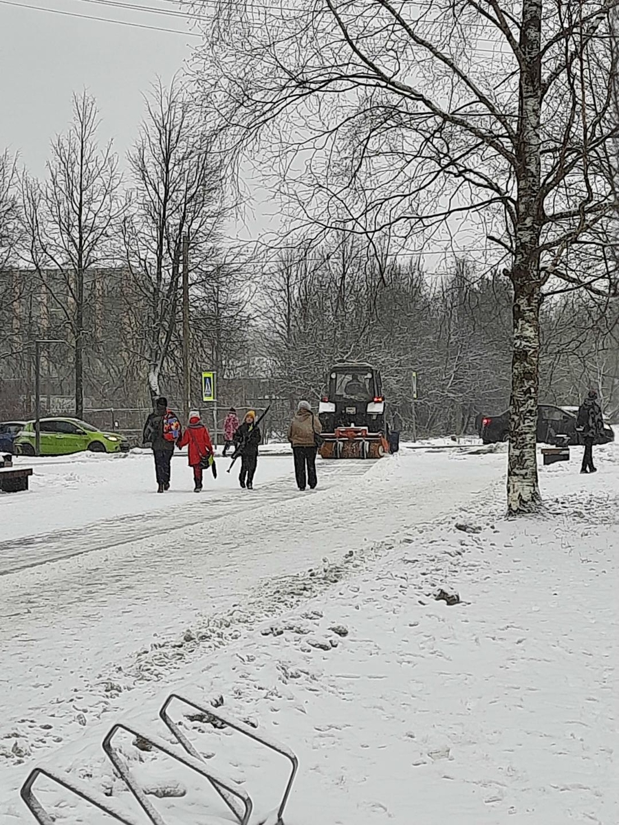  Снегоуборочные машины больше не будут пугать гатчинских младшеклассников?