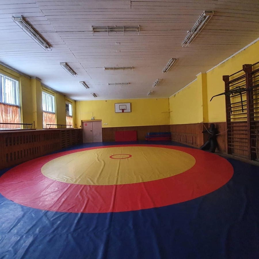 Зал для занятий вольной борьбой Гатчинской ДЮСШ N 1 будет отремонтирован во время летних каникул 