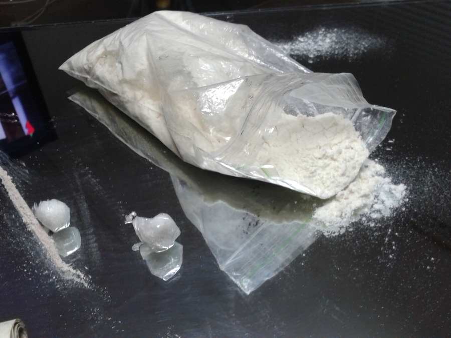 5 кило наркотиков обнаружили во время обыска у семейной пары в Гатчинском районе