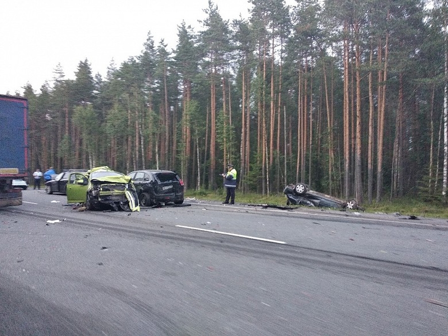 Массовое ДТП произошло 4 августа в Гатчинском районе