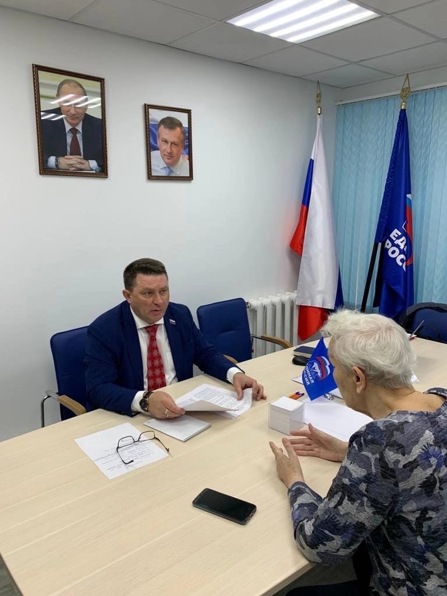Депутат областного Заксобрания провел прием граждан в Гатчине