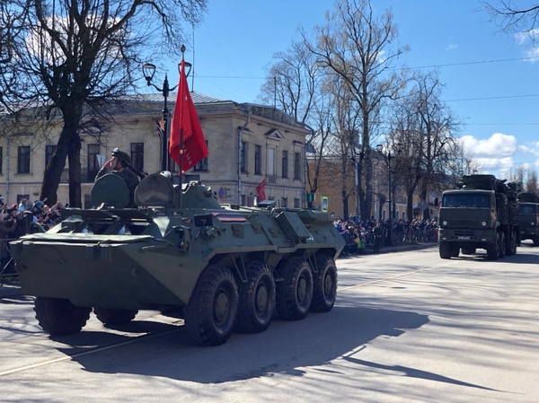 Торжественное прохождение войск Гатчинского гарнизона