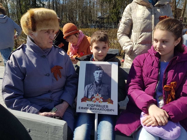 Торжественно-траурный митинг на мемориале воинской славы на улице Солодухина