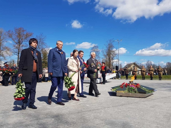 Торжественно-траурный митинг на мемориале воинской славы на улице Солодухина