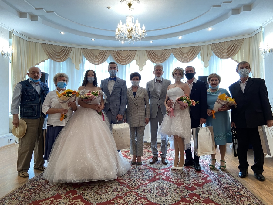 В июле в Ленобласти заключили 746 браков