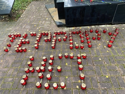 «Террору нет»: в Гатчине прошел траурный митинг