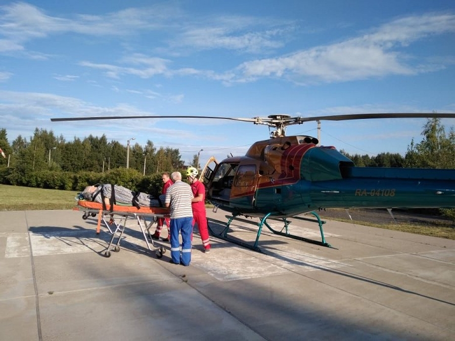 Тяжелобольного мужчину из Гатчины забрал вертолет