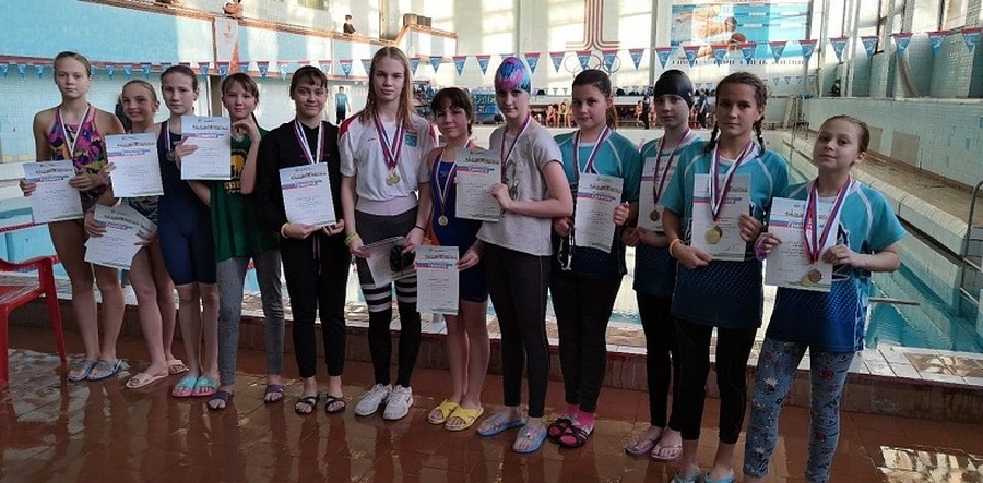 В Гатчинском районе разыграли 46 комплектов наград по плаванию