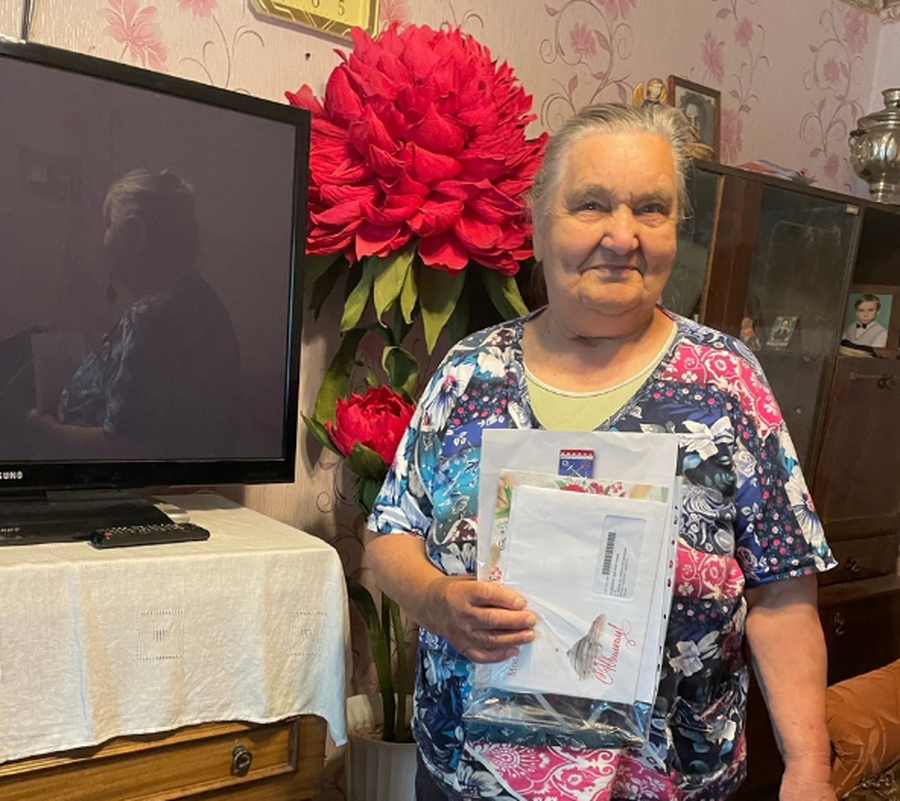  Ветеран из Гатчинского района получила поздравления с 95-летием
