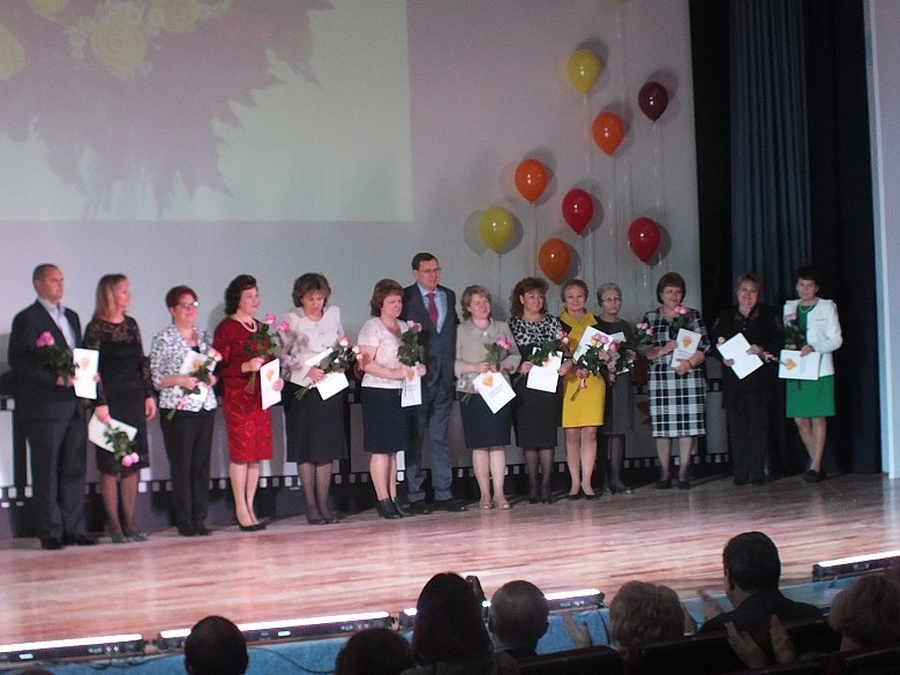 Гатчинский район поздравил своих учителей с профессиональным праздником