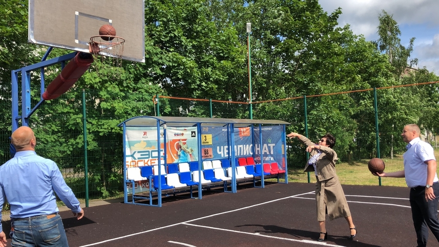 Руководство Гатчинского района поддерживает дворовый спорт