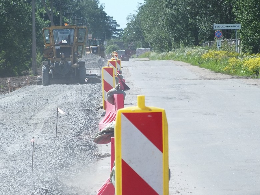 Движение на федеральных трассах Ленобласти ограничено из-за ремонтных работ