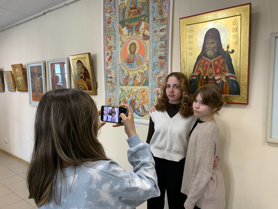 Выставка гатчинских иконописцев открылась в Духовно-просветительском центре