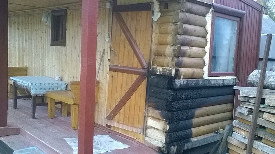 Злоумышленники подожгли дом в Корпиково