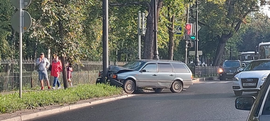 Утро в Гатчине началось с ДТП на главной городской автомагистрали