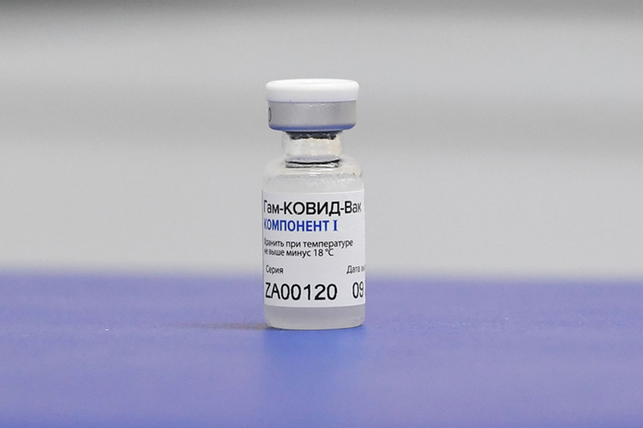 Почти 3000 ленинградцев в сутки вакцинируются от COVID-19