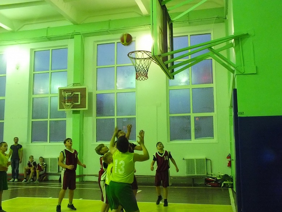 Баскетболисты из Коммунара - победители финала «Лиги школьного спорта»