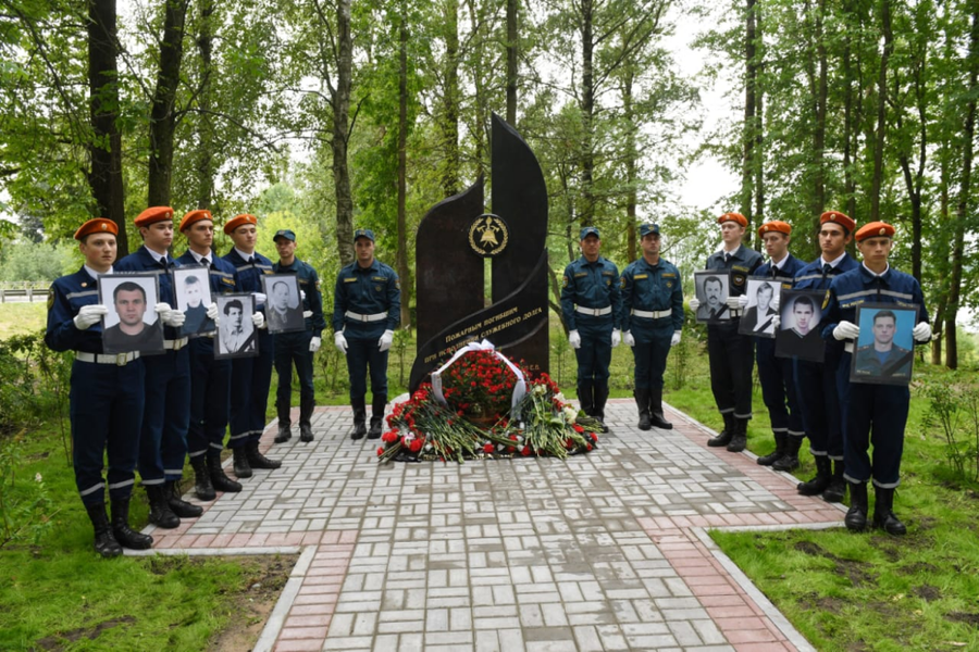 В Ленинградской области увековечили память пожарных