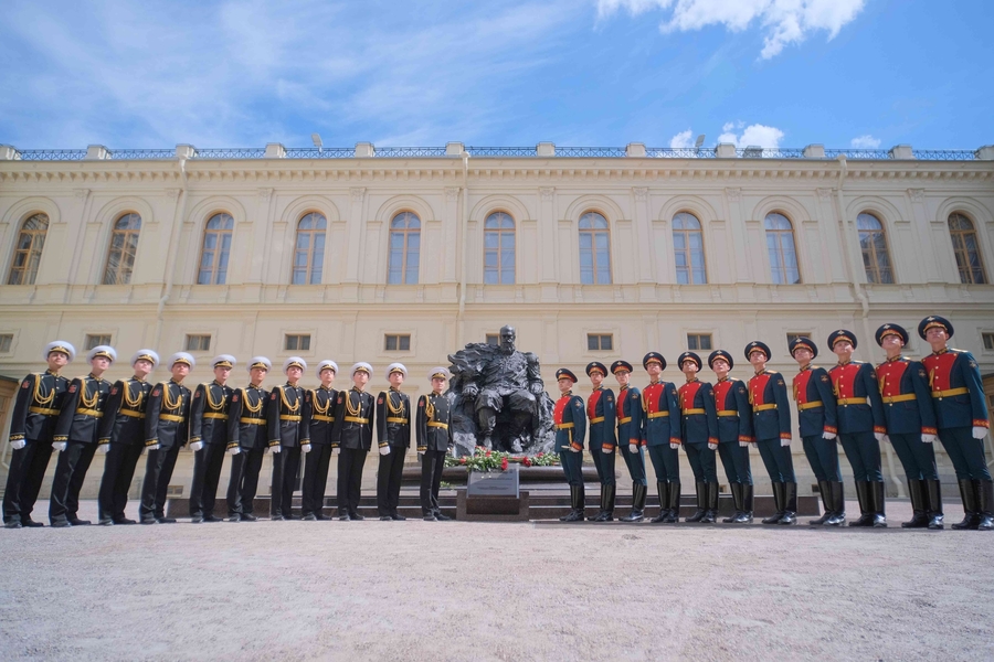 Памятник Александру III претендует на звание 