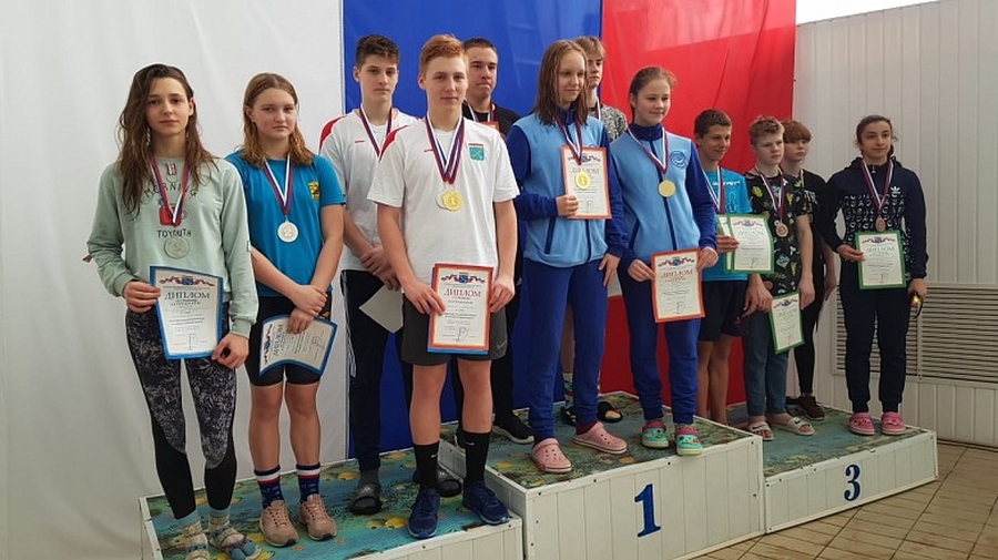 Юные пловцы из Коммунара завоевали призовые места на окружных соревнованиях