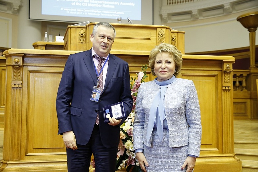 Губернатору вручена медаль «МПА СНГ. 25 лет»