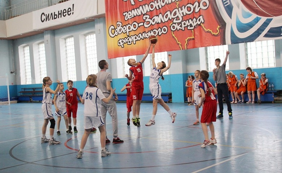 У гатчинских баскетболисток - «серебро» областного первенства