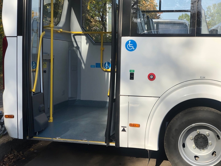 Современные и удобные: пассажиров в Гатчинском районе перевозят новые автобусы