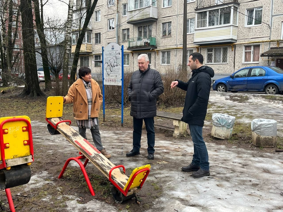 Благоустройство дворов - на контроле главы администрации