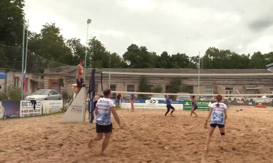   В Гатчине прошел турнир по пляжному волейболу 