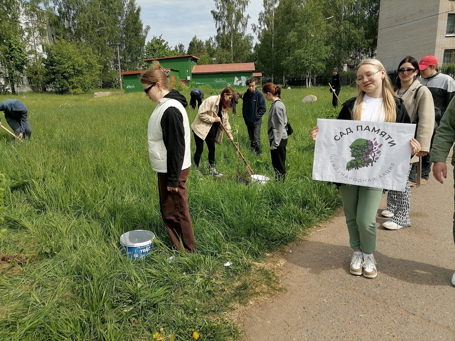 К памятной традиции присоединились ученики Пригородной школы