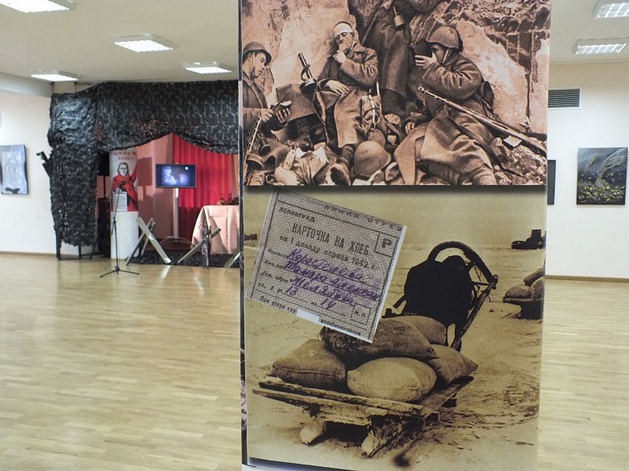 В гатчинском ДК открылась выставка петербургских художников 