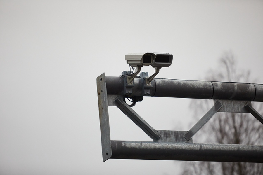 Новые дорожные камеры обуздают лихачей в Гатчине