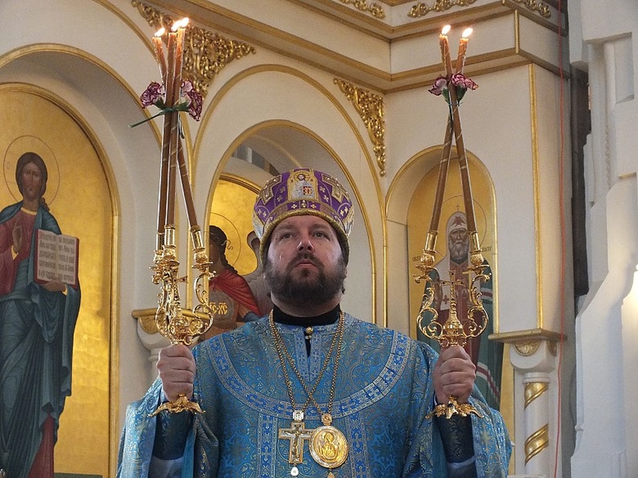 Епископ Митрофан вручил священникам награды