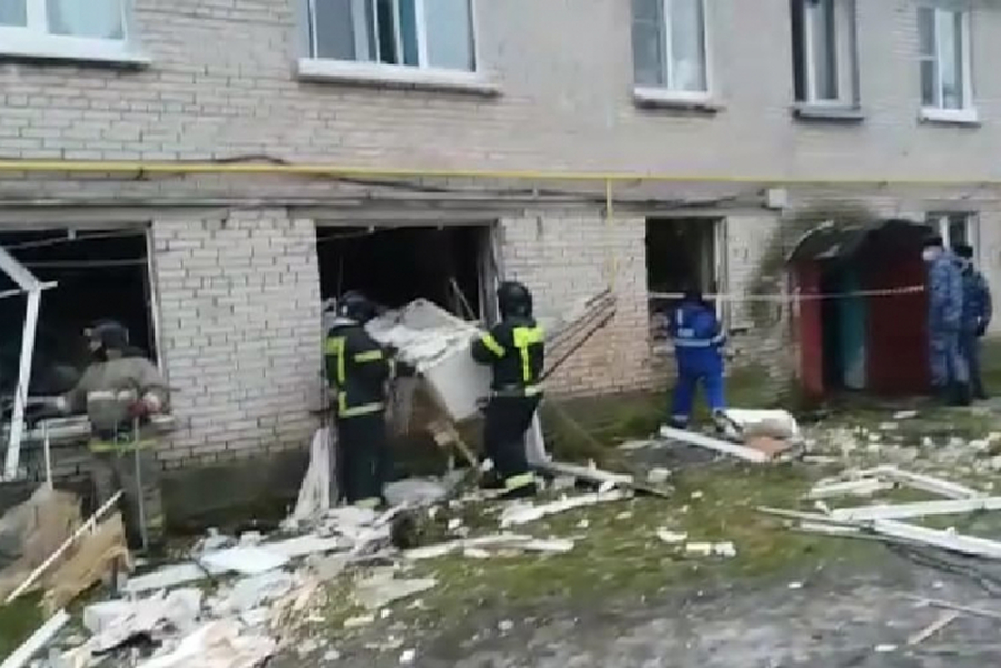 Причиной взрыва в доме в Александровке мог стать самогонный аппарат