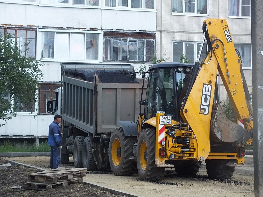 В Сяськелево продолжается ремонт дворовых территорий
