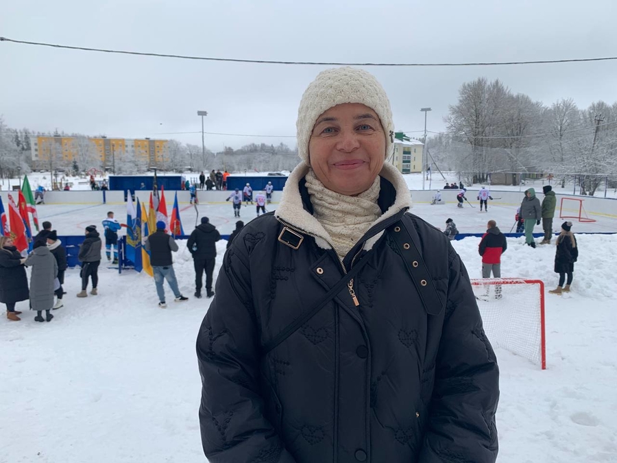 Лёд тронулся: в Сяськелево открыли хоккейную площадку