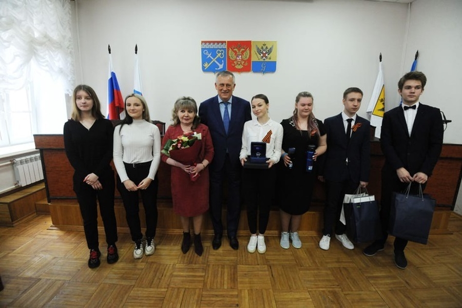 В Гатчине губернатор Ленобласти наградил участников всероссийского субботника