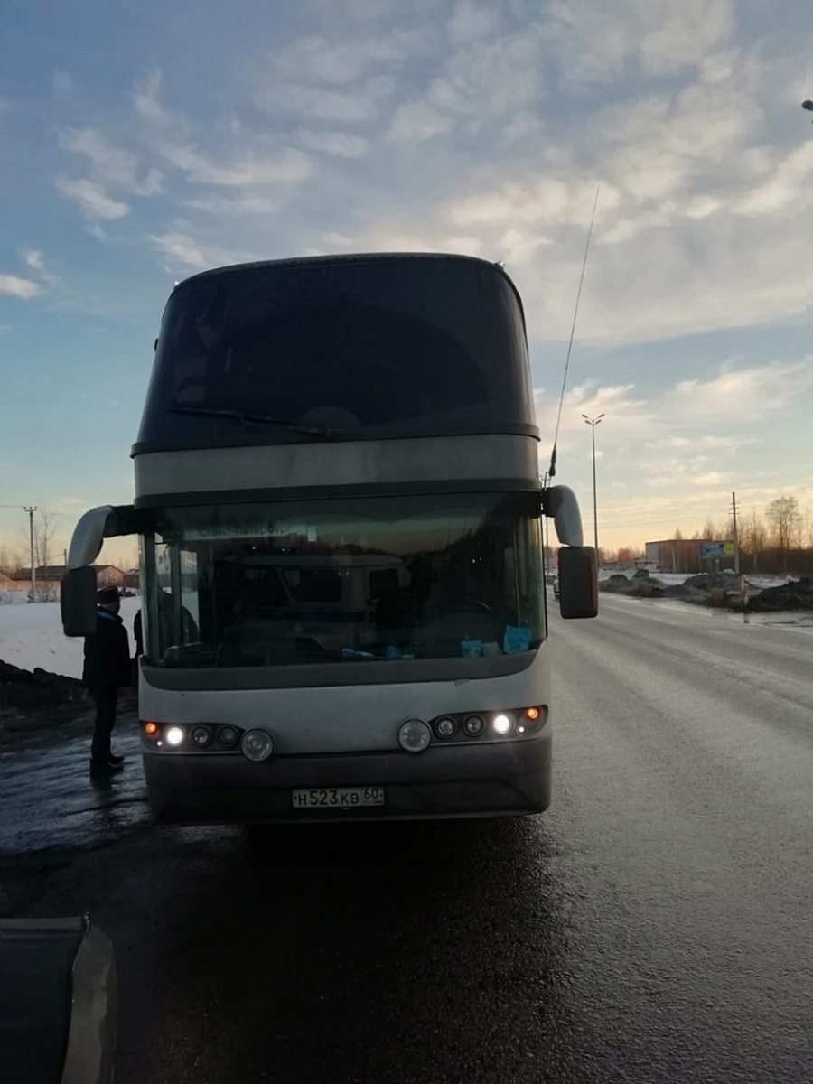 В Гатчинском районе зарезали пассажира автобуса