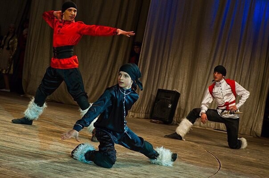 Гатчинцев научат танцевать кавказские танцы