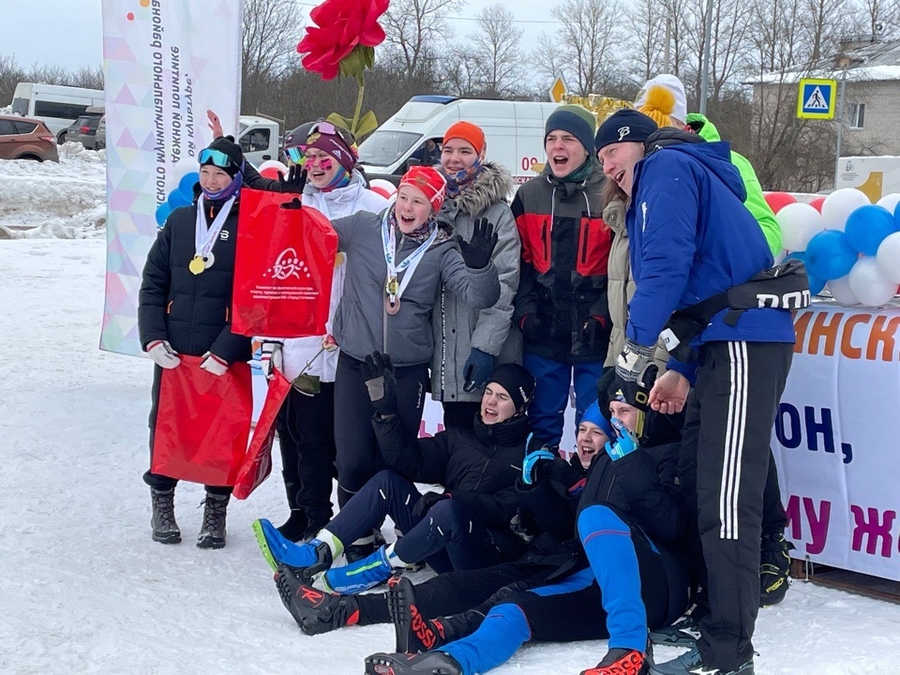  В Гатчине лыжники отметили 8 марта традиционным марафоном 