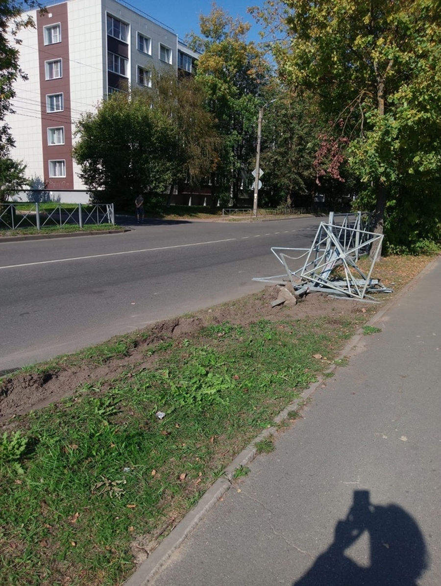 В Коммунаре разыскивают вандалов