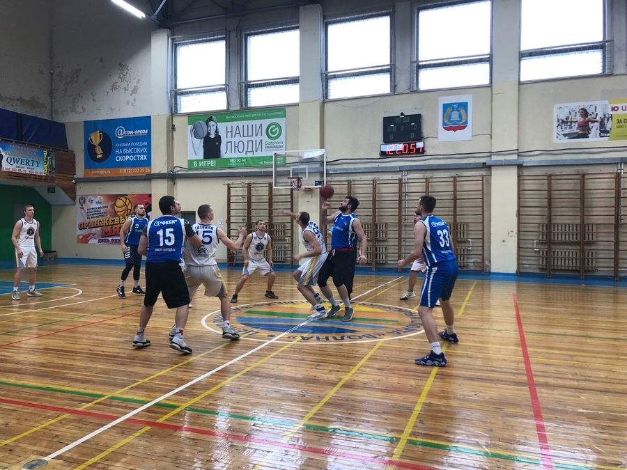 В Гатчине прошел чемпионат района по баскетболу