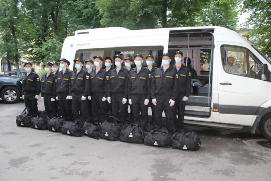 1,5 тысячи юношей из Ленобласти направились на военную службу 