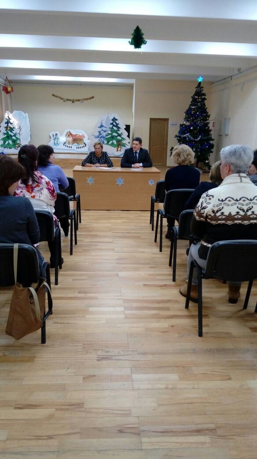 Руководители гатчинского здравоохранения встретились с жителями Гатчинского района