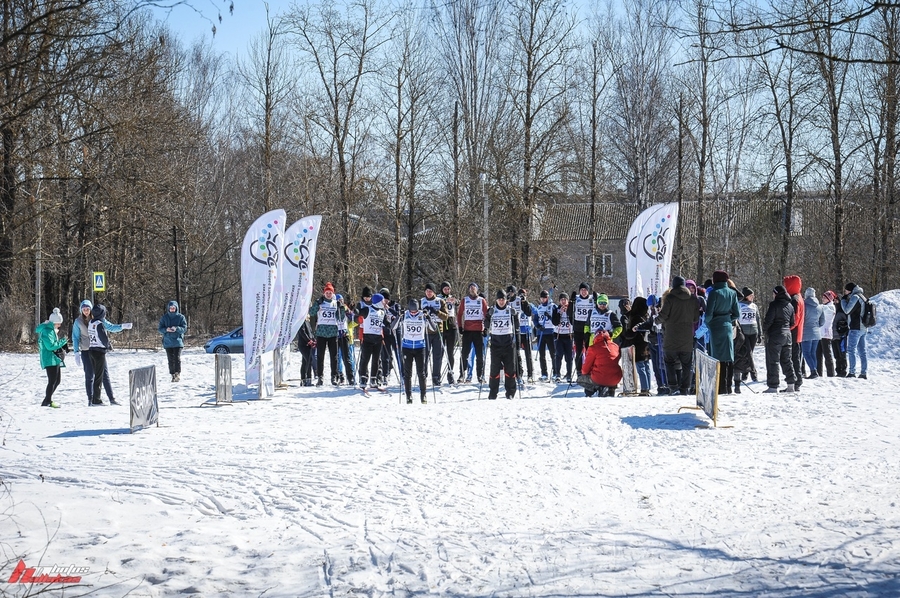 Соревнования по лыжным гонкам определили лучших среди трудовых коллективов города