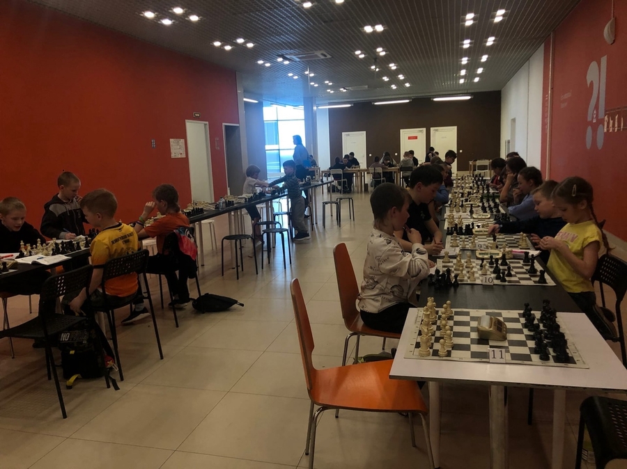 Юные шахматисты сразились в Гатчине