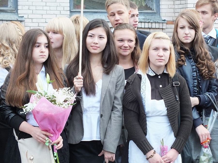 696 гатчинских выпускников сдают ЕГЭ по русскому языку