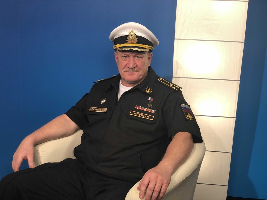 Герой России Алексей Русанов поздравил гатчинцев с днем ВМФ